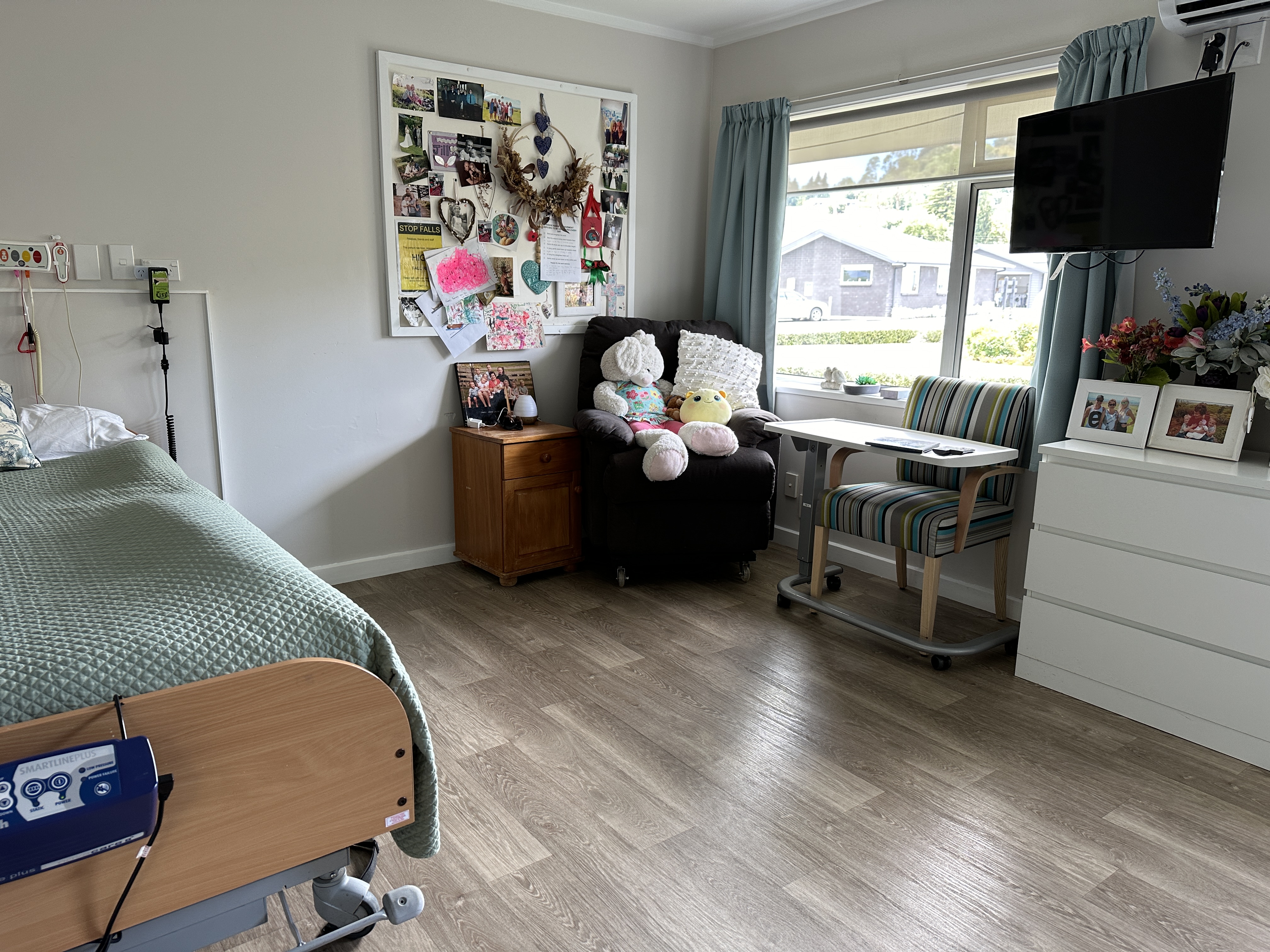 Hospital room 8